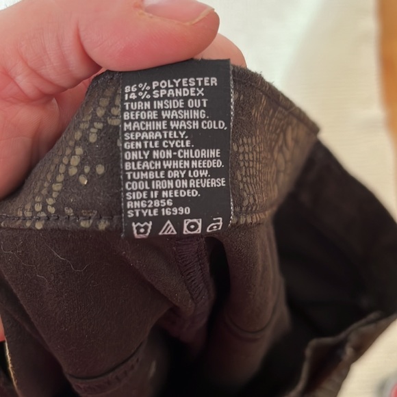 Hue Animal Print pants, Size small, In Excellent Condition, smoke free home - Picture 9 of 9